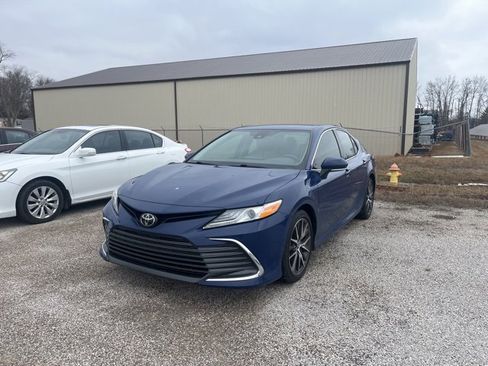 Used 2023 Toyota Camry XLE image 2