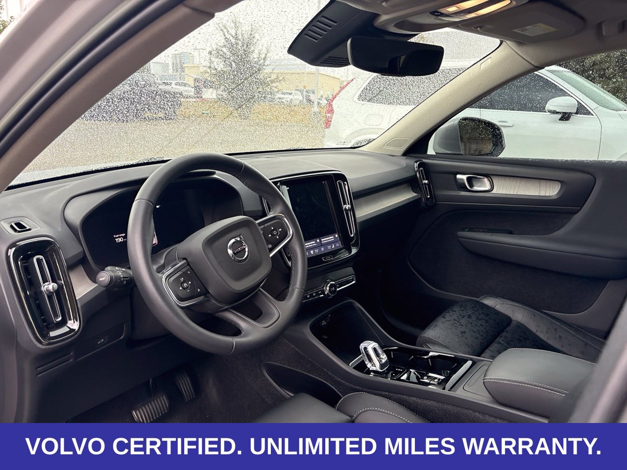 Used 2023 Volvo XC40 B5 Plus w/ Protection Package Premier AWD/4WD image 17