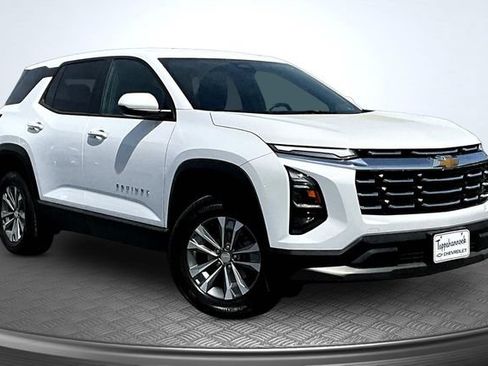 Used 2025 Chevrolet Equinox LT FWD image 3