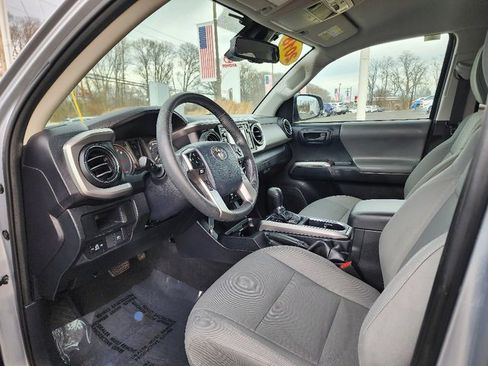 Used 2018 Toyota Tacoma SR5 image 20