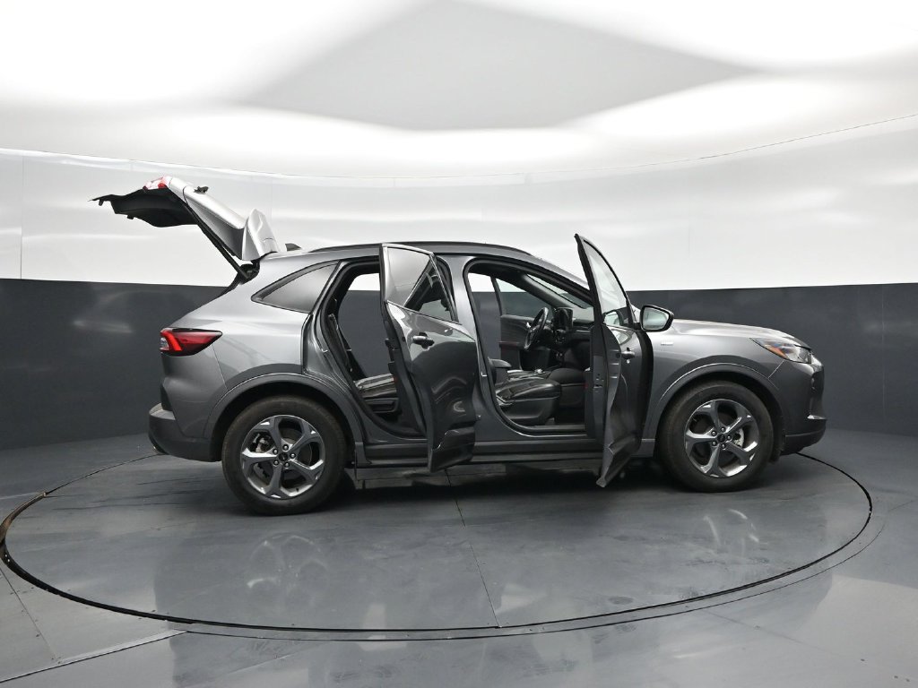 Certified 2023 Ford Escape ST-Line w/ Tech Pack #1 FWD image 5