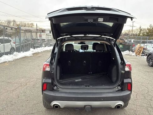 Used 2020 Ford Escape Titanium image 27