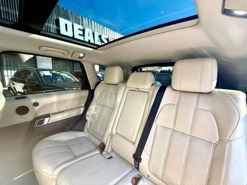 Used 2014 Land Rover Range Rover Sport HSE image 31