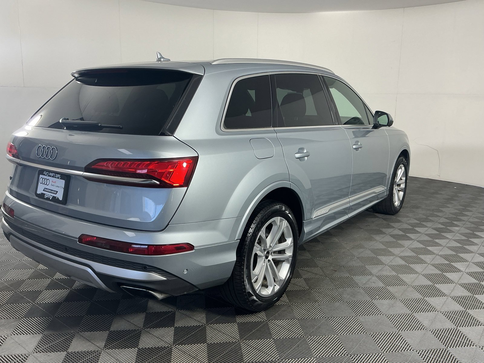 Used 2025 Audi Q7 3.0T Premium Plus AWD/4WD image 9