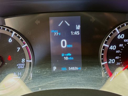 Used 2022 Toyota Highlander LE image 8