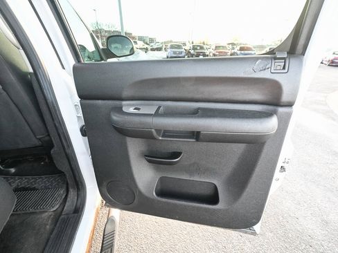 Used 2011 Chevrolet Silverado 2500 LT w/ Interior Plus Package image 28