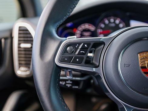 Certified 2023 Porsche Cayenne image 17