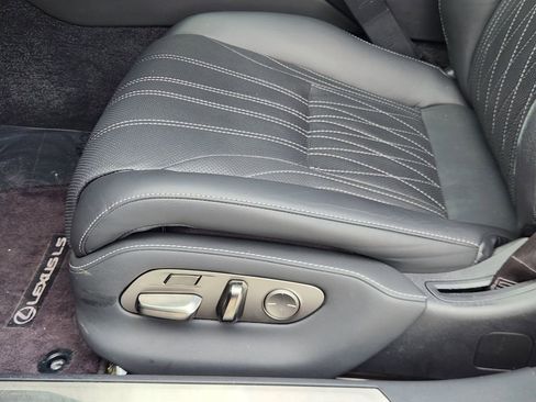 Used 2022 Lexus LS 500 AWD w/ Executive Package image 24