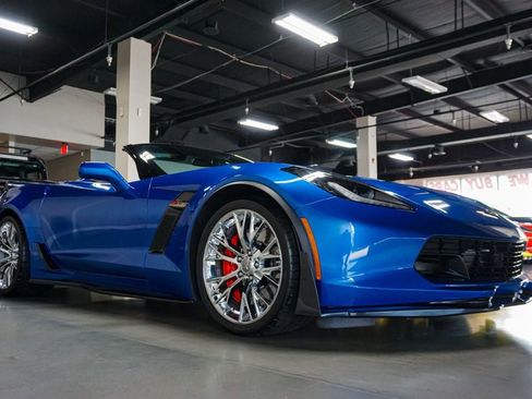 Used 2015 Chevrolet Corvette Z06 w/ 3LZ Preferred Equipment Group RWD image 4