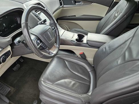 Used 2019 Lincoln Nautilus Select AWD/4WD image 12