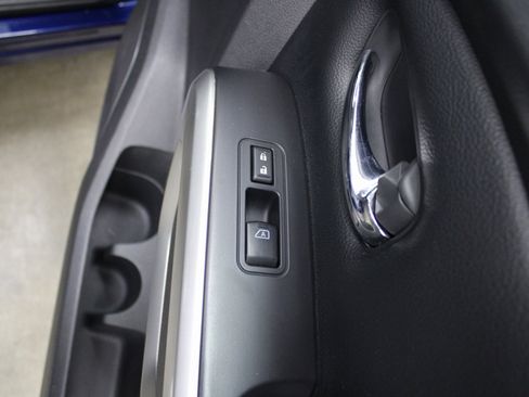 Used 2022 Nissan Titan SV image 26