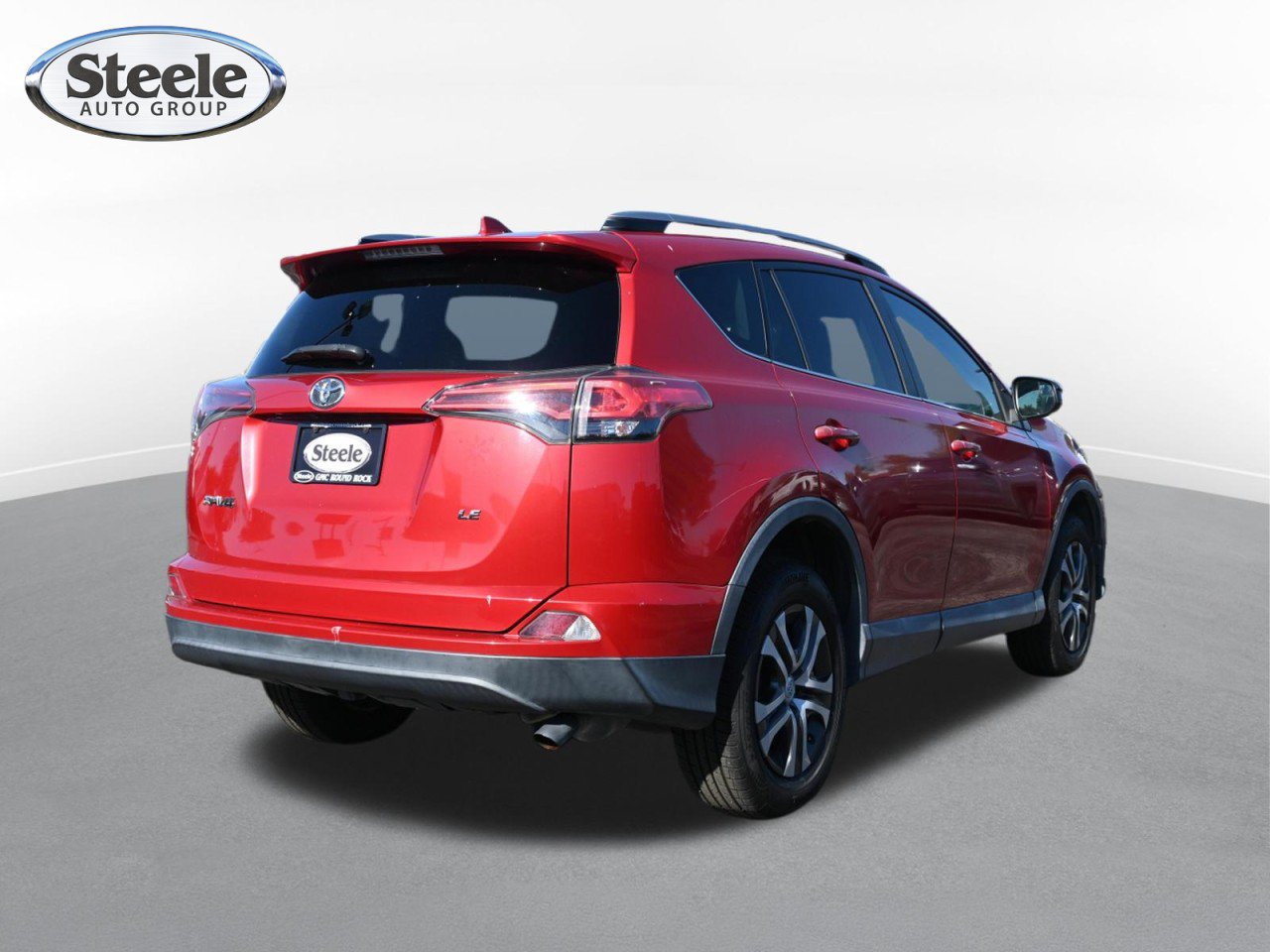 Used 2017 Toyota RAV4 LE FWD image 5