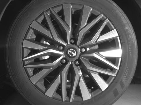 Used 2025 Nissan Altima 2.5 SV FWD image 12