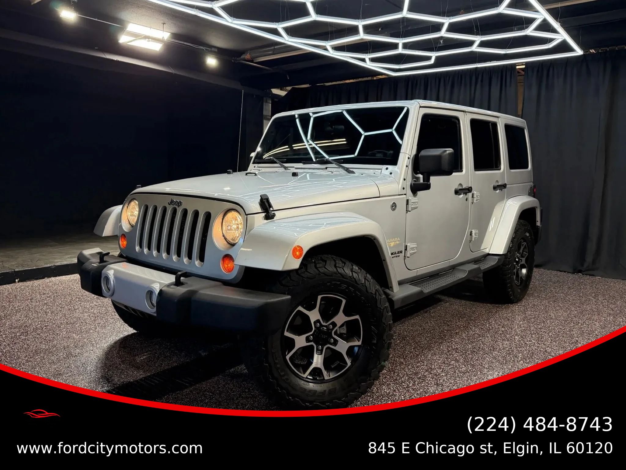 Used 2012 Jeep Wrangler Unlimited Sahara w/ Dual Top Group AWD/4WD image 1