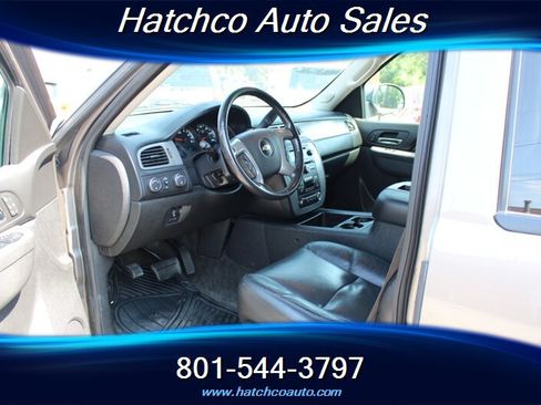 Used 2012 Chevrolet Suburban LT AWD/4WD image 12