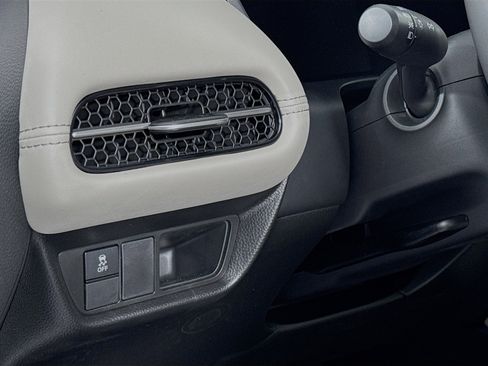 Certified 2025 Honda HR-V EX-L image 10