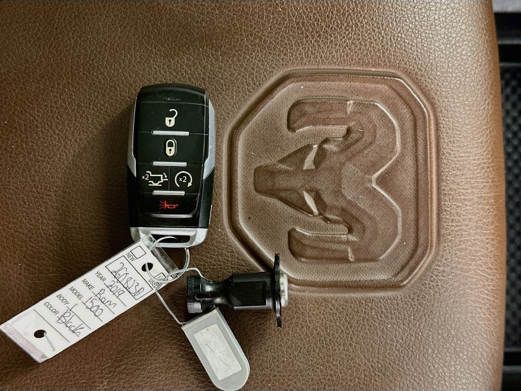 Used 2019 RAM 1500 Laramie AWD/4WD image 34