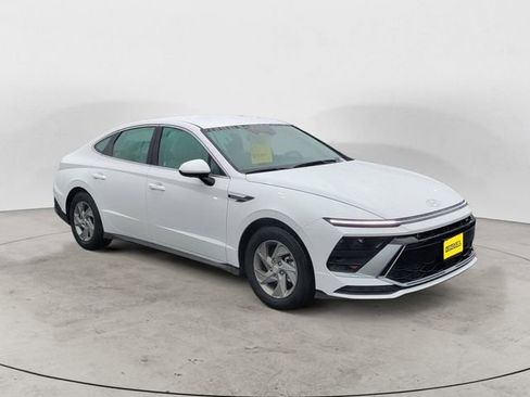 Certified 2025 Hyundai Sonata SE image 7