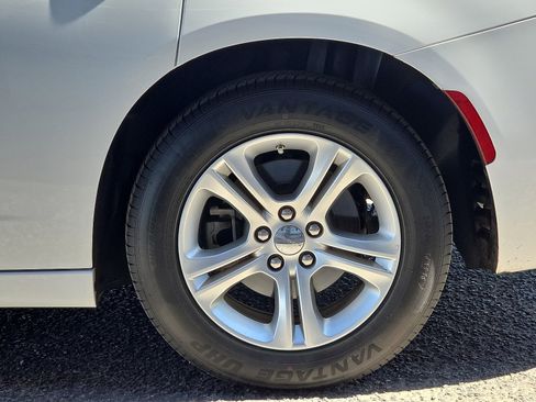 Used 2023 Dodge Charger SXT image 5