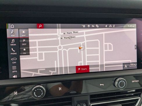 Certified 2025 Porsche Macan image 18