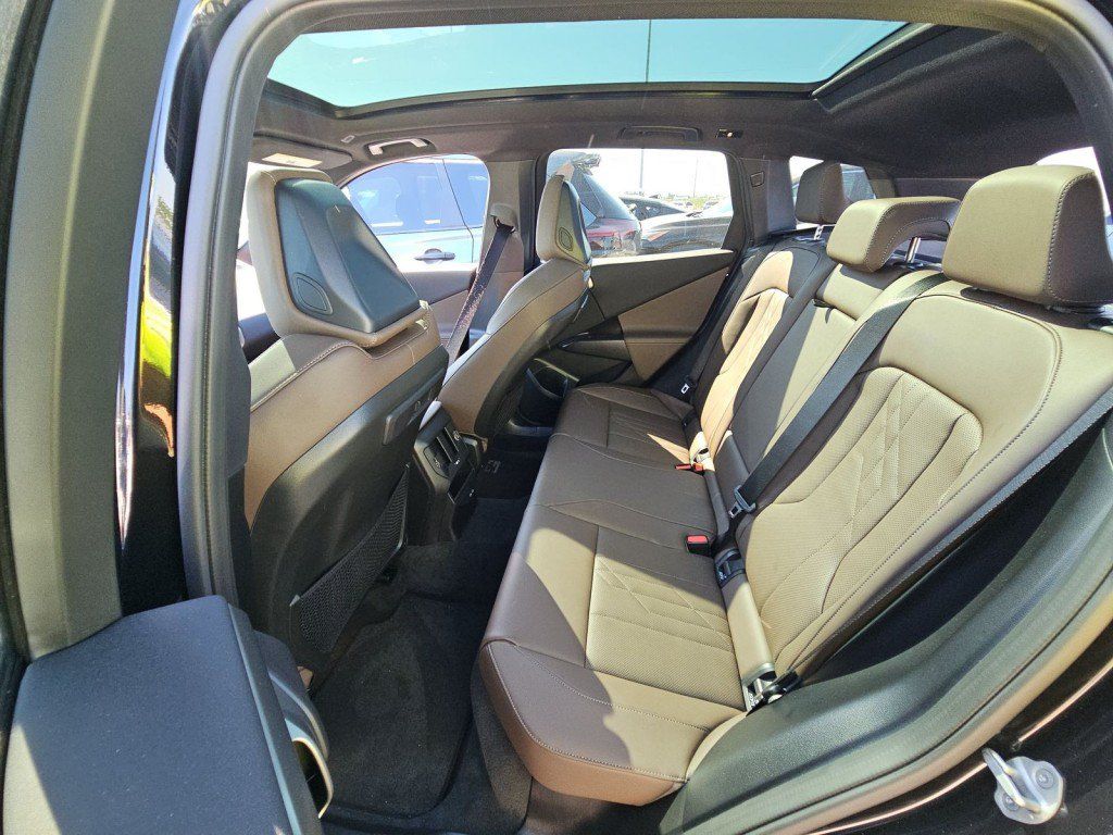Used 2026 BMW X3 xDrive30i w/ Premium Package AWD/4WD image 4