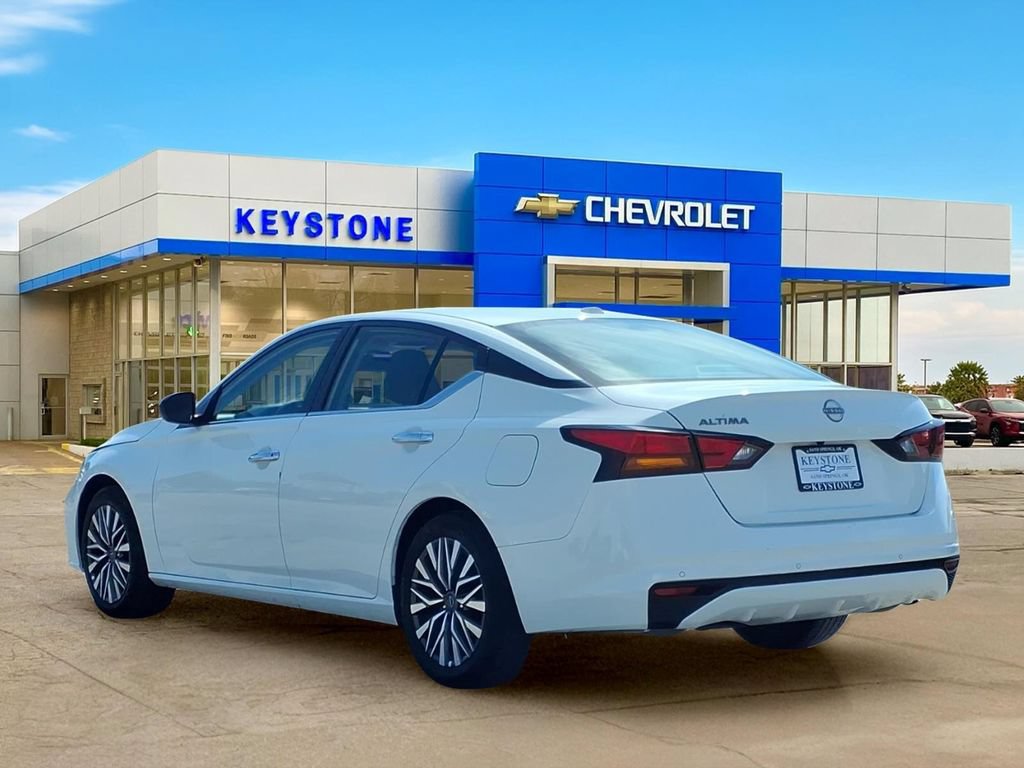 Used 2025 Nissan Altima 2.5 SV FWD image 5