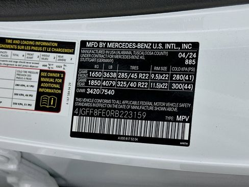 Used 2024 Mercedes-Benz GLS 580 4MATIC image 36