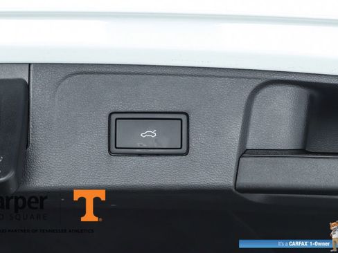 Used 2025 Volkswagen Atlas SE w/ Panoramic Sunroof Package image 30