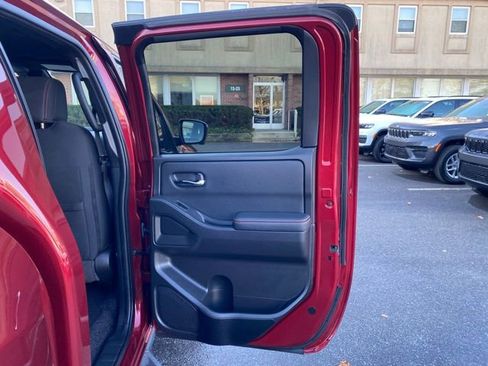 Used 2022 Nissan Frontier PRO-4X image 26