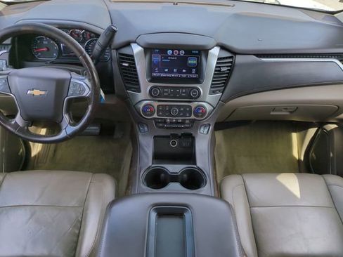Used 2015 Chevrolet Suburban LT image 18