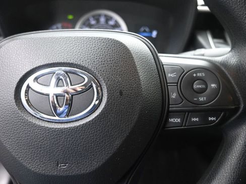 Used 2021 Toyota Corolla LE w/ LE Convenience Package FWD image 14