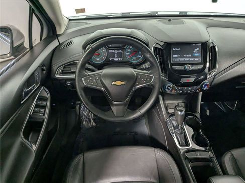 Used 2017 Chevrolet Cruze Premier image 30
