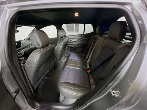 Used 2025 Buick Envista Preferred image 26