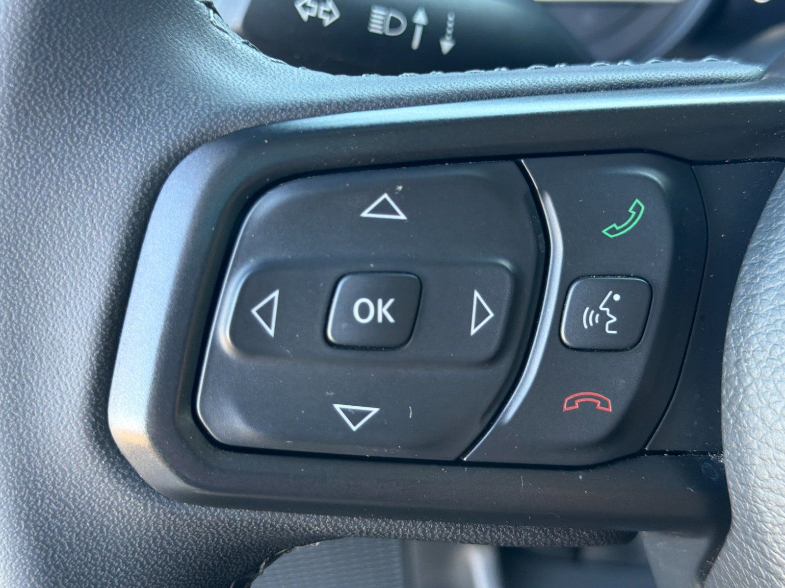 Used 2026 Jeep Gladiator Mojave AWD/4WD image 27