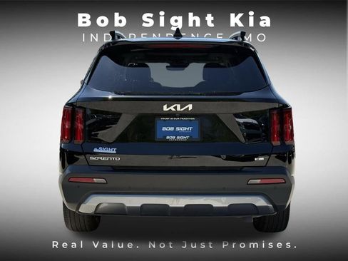 Certified 2023 Kia Sorento SX Prestige AWD/4WD image 12