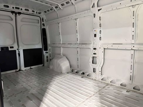 Used 2024 RAM ProMaster 2500 w/ Safety Group FWD image 13