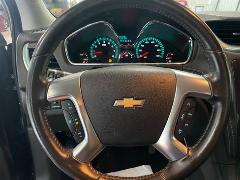 Used 2016 Chevrolet Traverse LT w/ Style and Technology Package FWD image 9