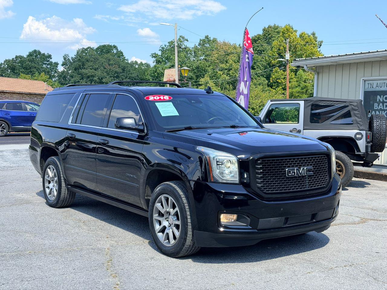 Used 2016 GMC Yukon XL Denali AWD/4WD image 3