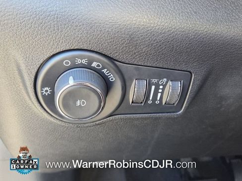 Used 2024 Jeep Compass Latitude AWD/4WD image 30