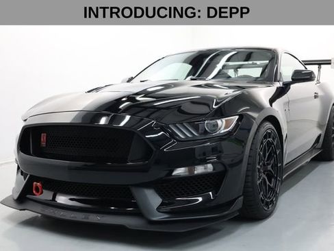 Used 2019 Ford Mustang Shelby GT350R w/ GT350R Equipment Group 920A RWD image 2