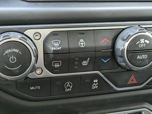 Used 2020 Jeep Gladiator Overland AWD/4WD image 25