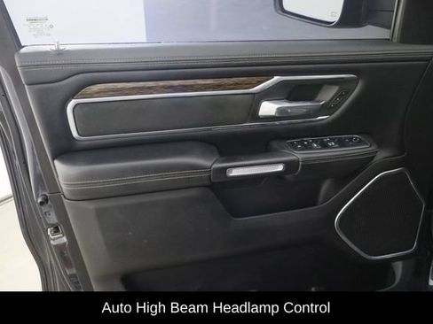 Used 2019 RAM 1500 Laramie AWD/4WD image 11