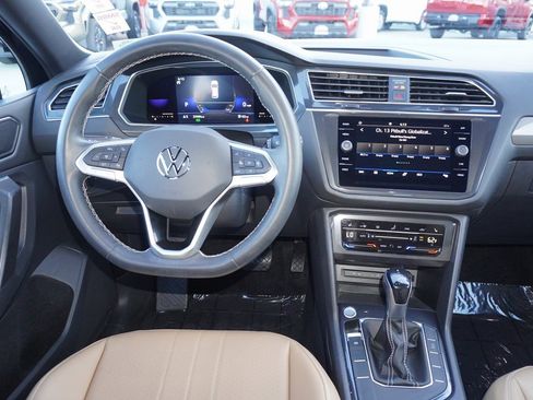 Used 2022 Volkswagen Tiguan SE image 12
