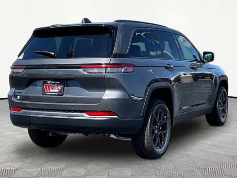 New 2026 Jeep Grand Cherokee Altitude AWD/4WD image 7