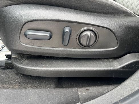 Used 2023 Chevrolet Equinox LT image 43