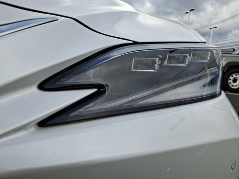 Used 2024 Lexus ES 350 Ultra Luxury image 9