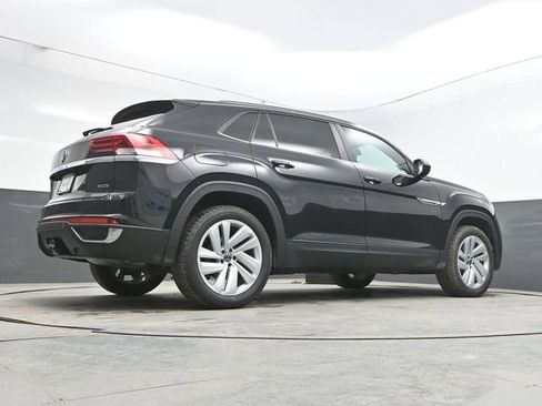 Used 2022 Volkswagen Atlas Cross Sport SE image 33