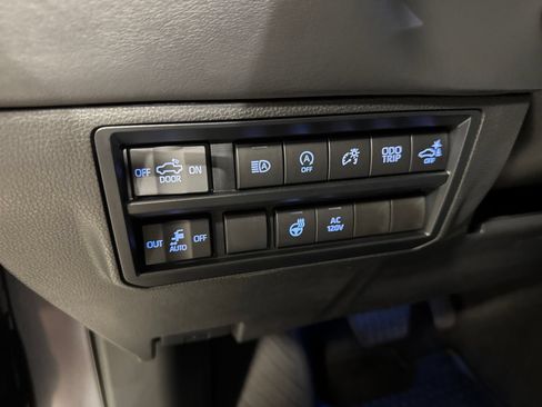 Used 2023 Toyota Tundra Platinum AWD/4WD image 19