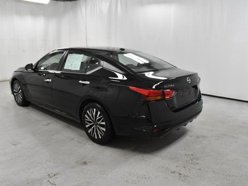 Used 2023 Nissan Altima 2.5 SV image 7