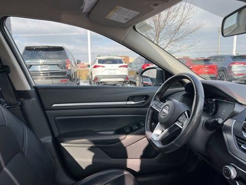 Used 2024 Nissan Altima 2.5 SR image 32